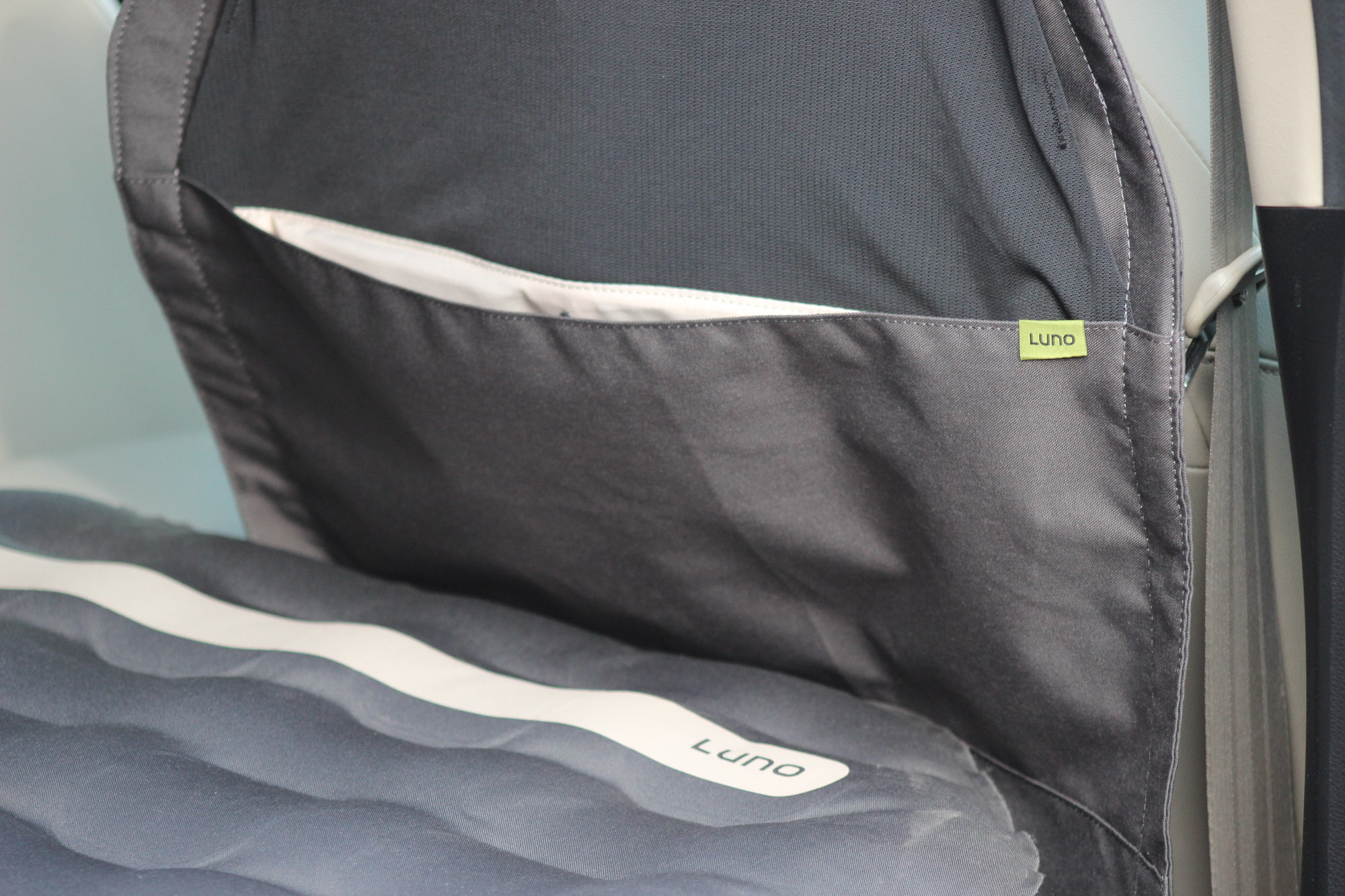 the head support bridge keeps the head end of the air pro mattress from dipping behind the seats
