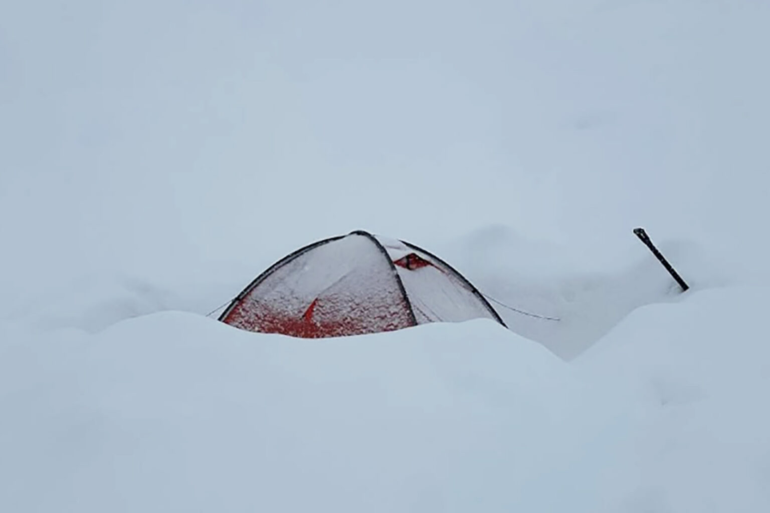 Blizzard Hits Himalaya: At Least One Dead on Mera Peak, Tibetan Tourists Stranded Near Everest