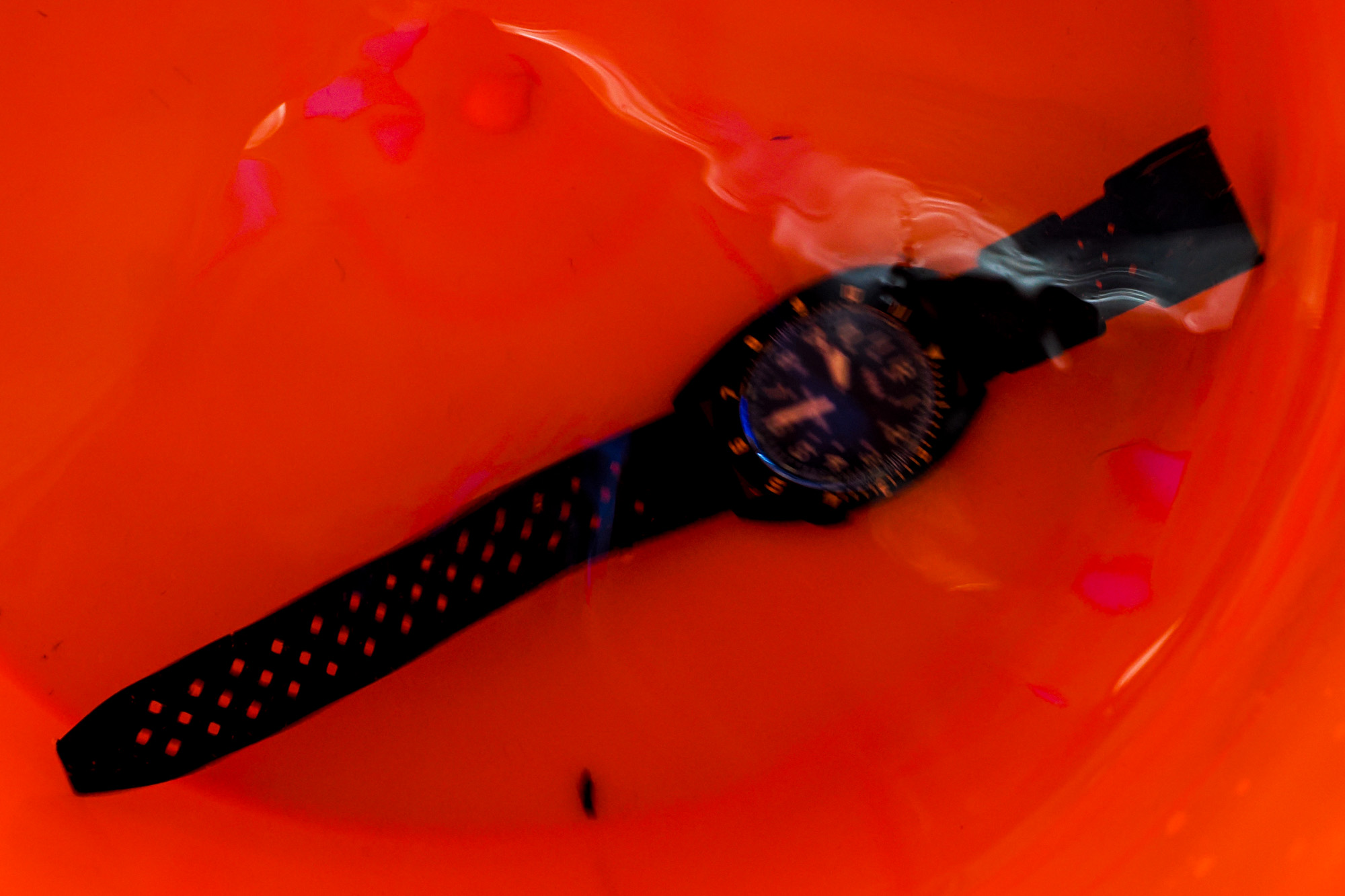 Vaer C4 Tactical in bucket of water