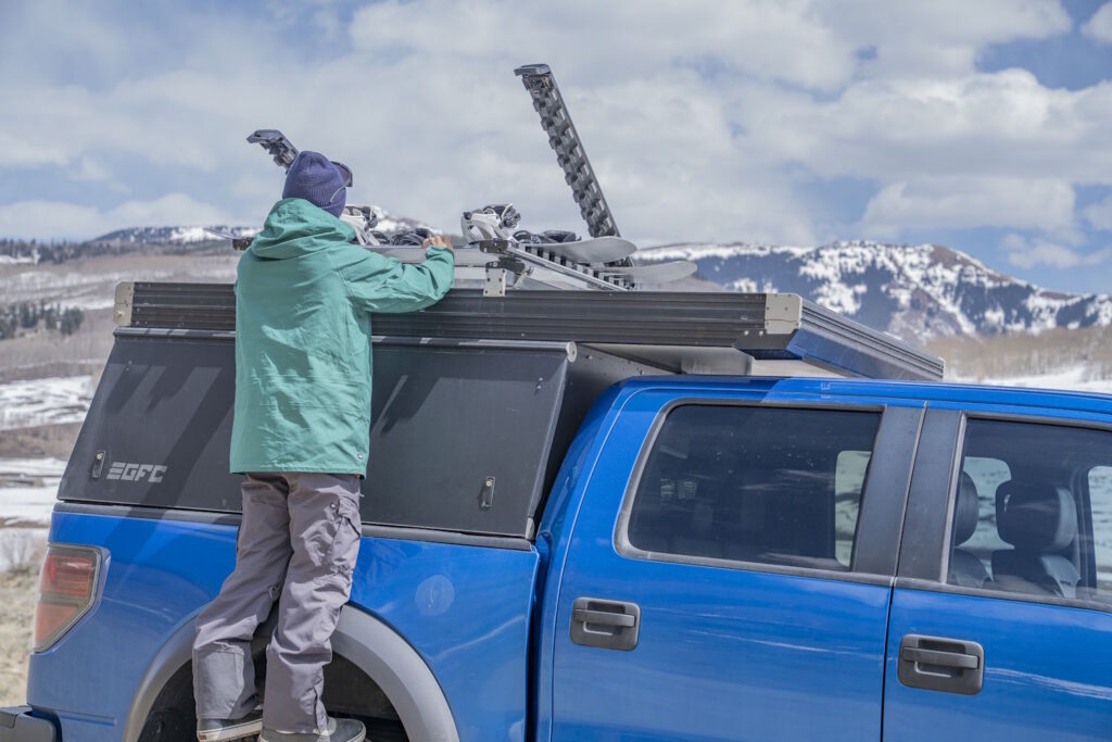 Powerful Grip, Slide-Out Tray: Küat Grip 6 Ski and Snowboard Rack Review