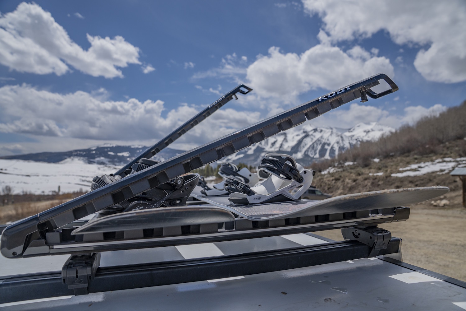 Kuat Grip 6 Ski/Snowboard Rack mounted on a vehicle roof