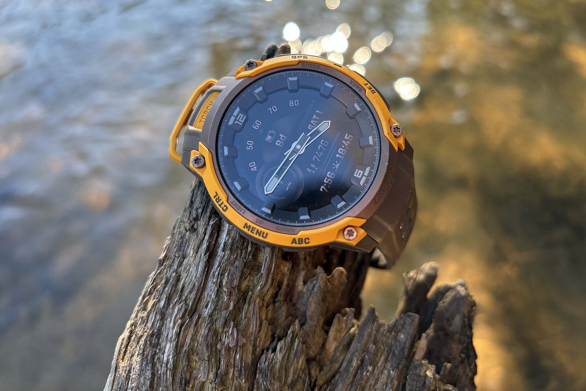 garmin instinct crossover amoled outdoors 1