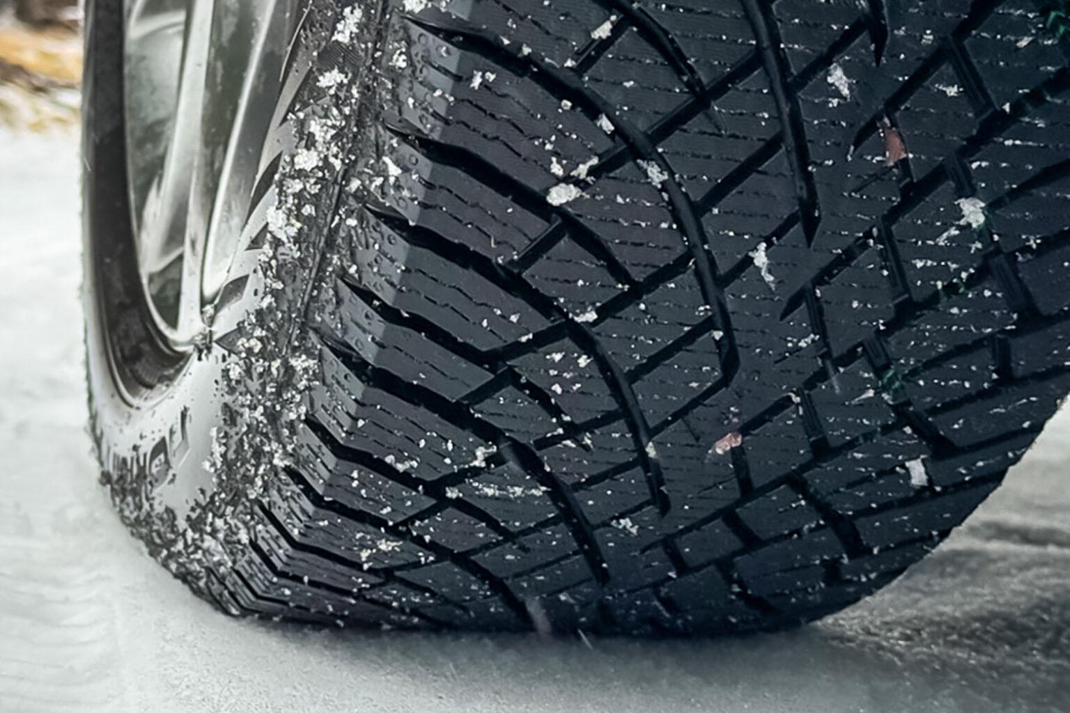 Giving the Silent Treatment: Nokian Tyres Hakkapeliitta R5 EV Winter Tire Review Giving the Silent Treatment: Nokian Tyres Hakkapeliitta R5 EV Winter Tire Review