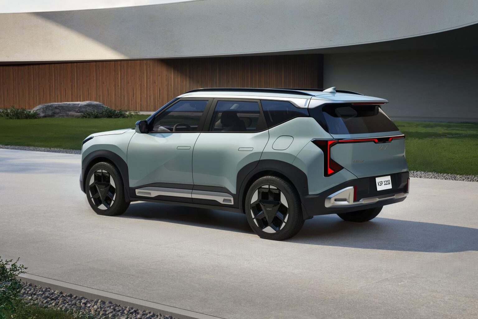 Kia Reveals Much Tougher-Looking 2027 Seltos