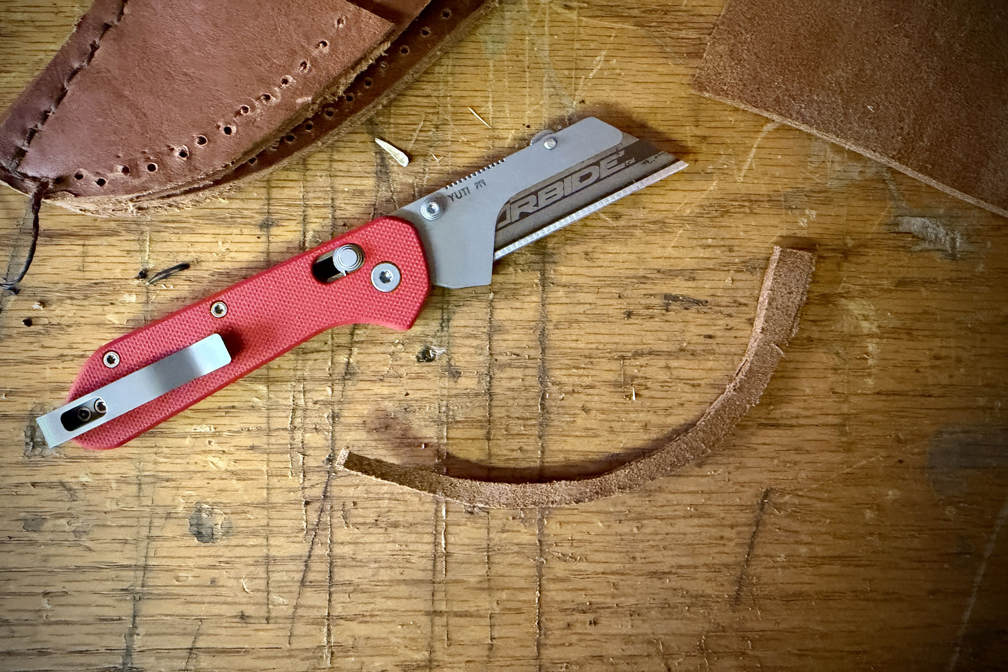 knafs yuti on the table