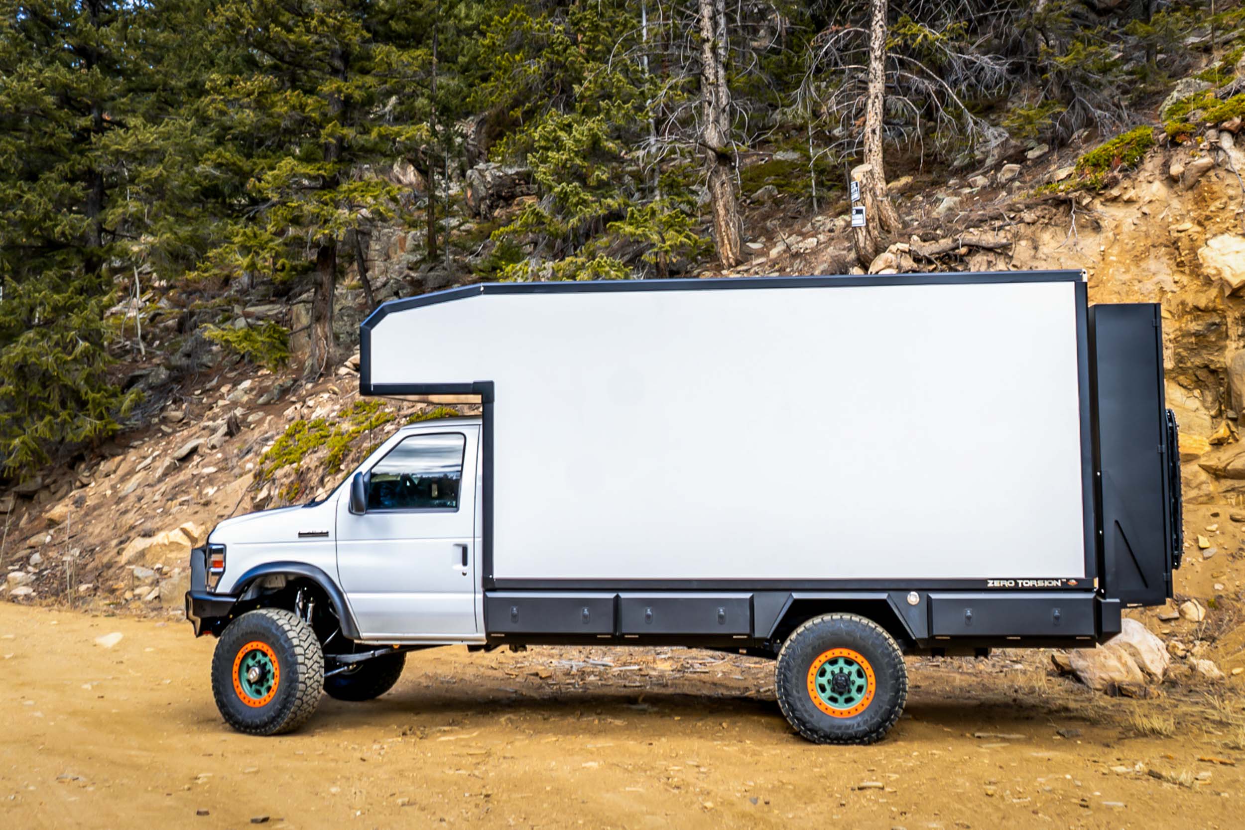 Globe Trekker E-Series camper