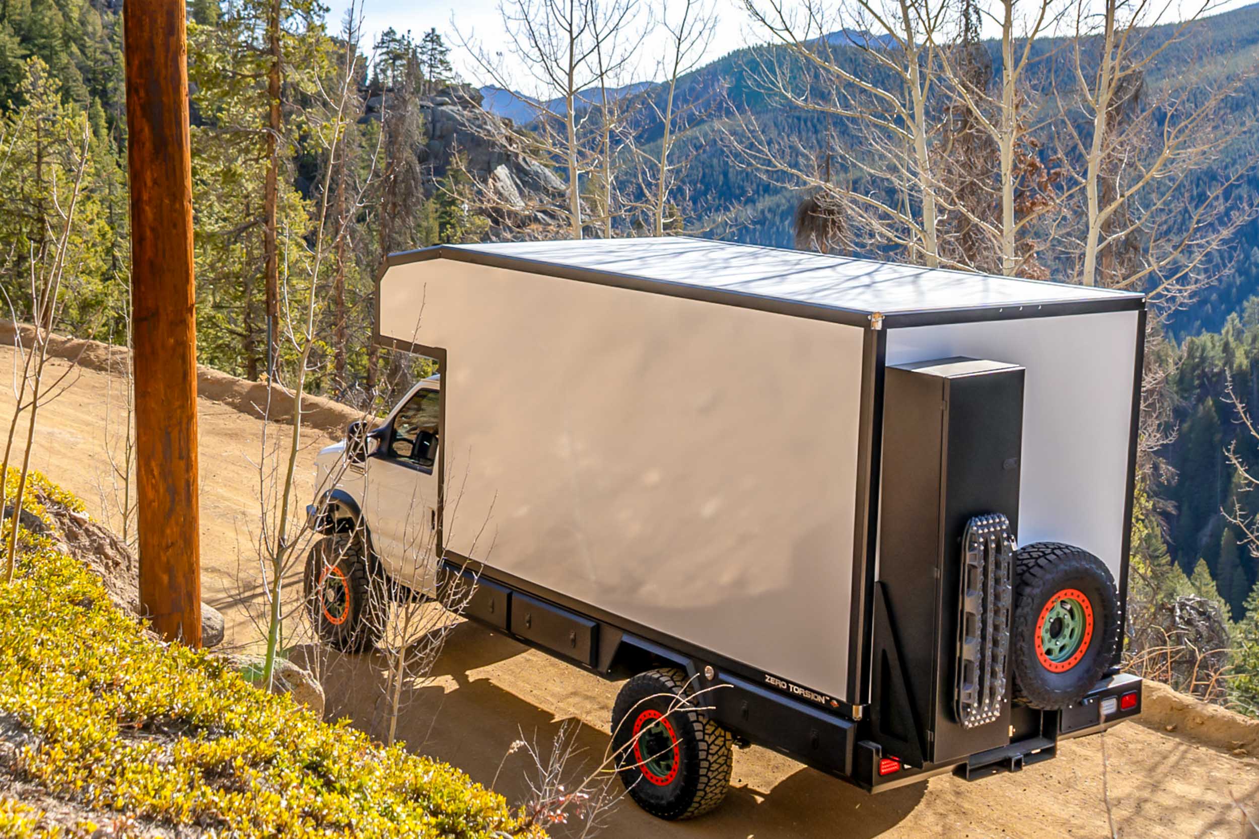 Globe Trekker E-Series camper
