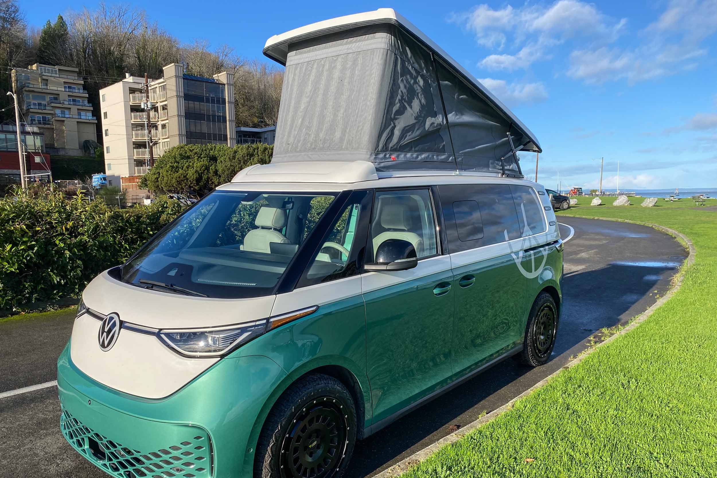 Peace Vans VW ID Buzz pop-top