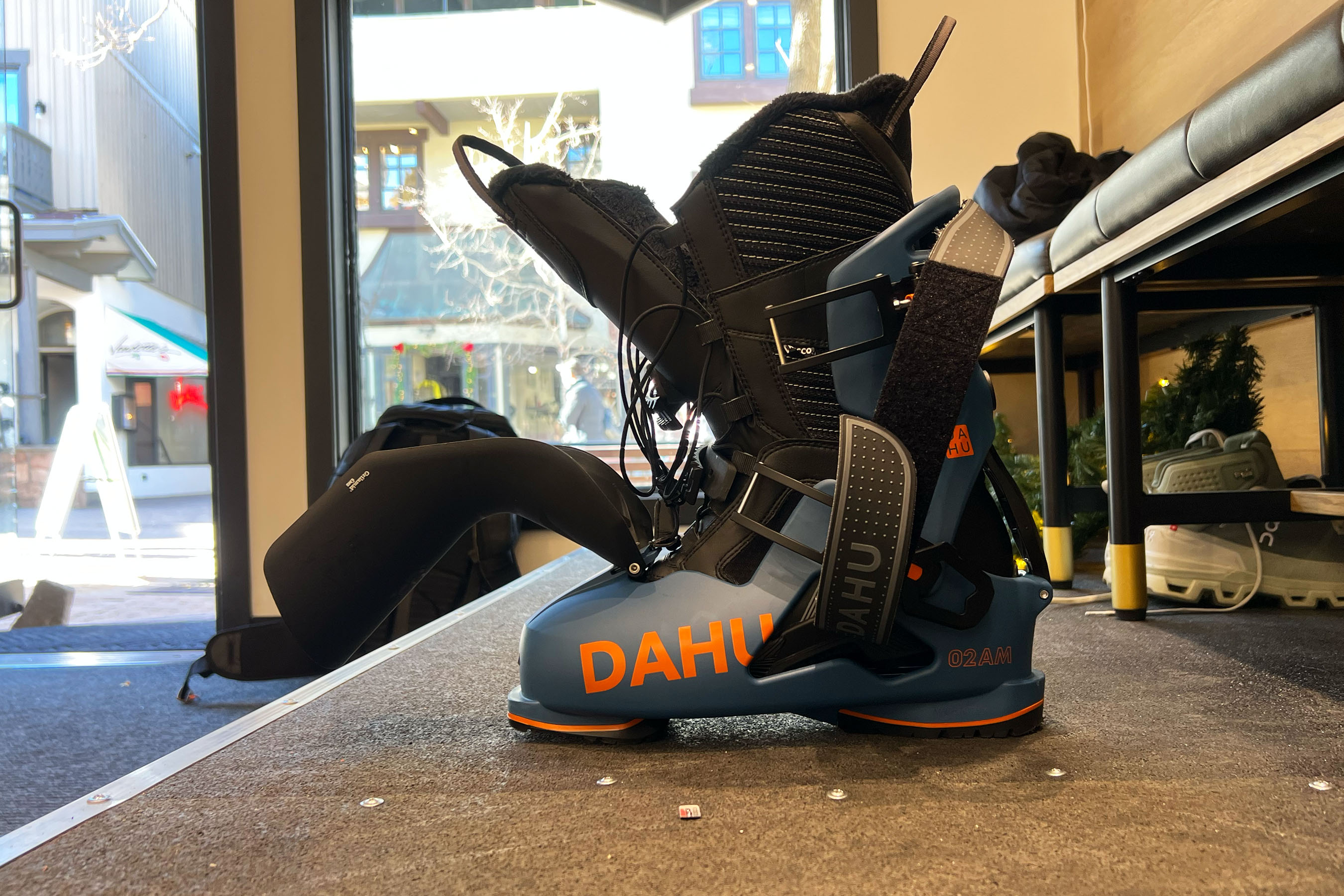 Dahu 02AM Series Ski Boots