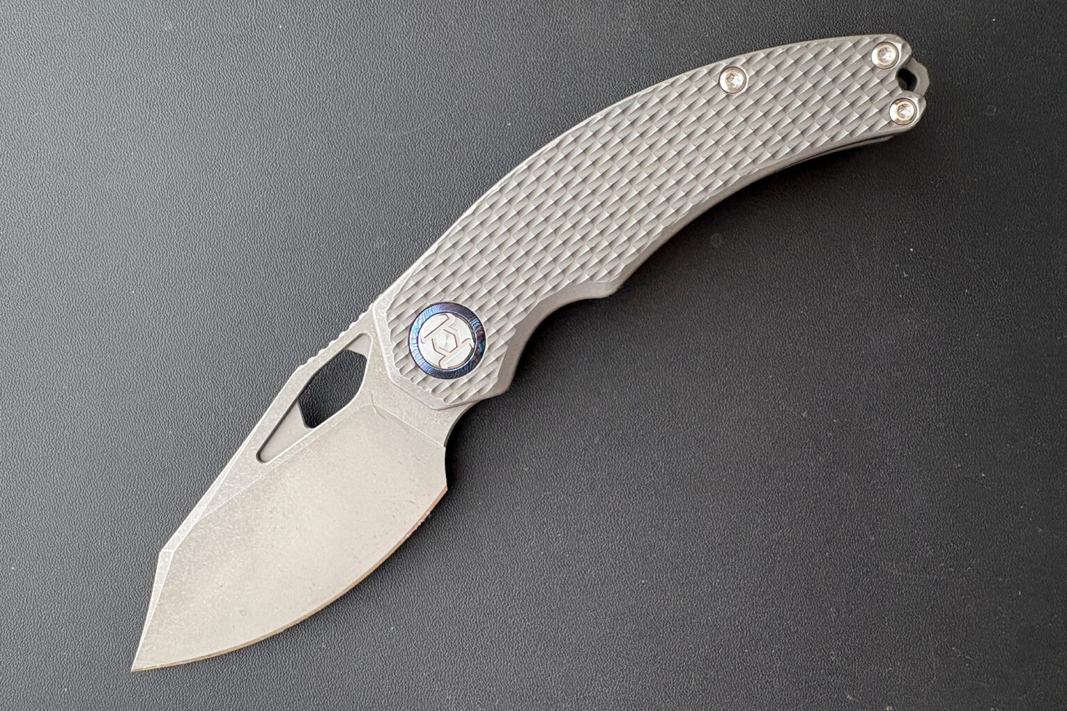 Kunwu Compadre Review: Equal Parts Stylish Exotic Blade and Competent Cutter
