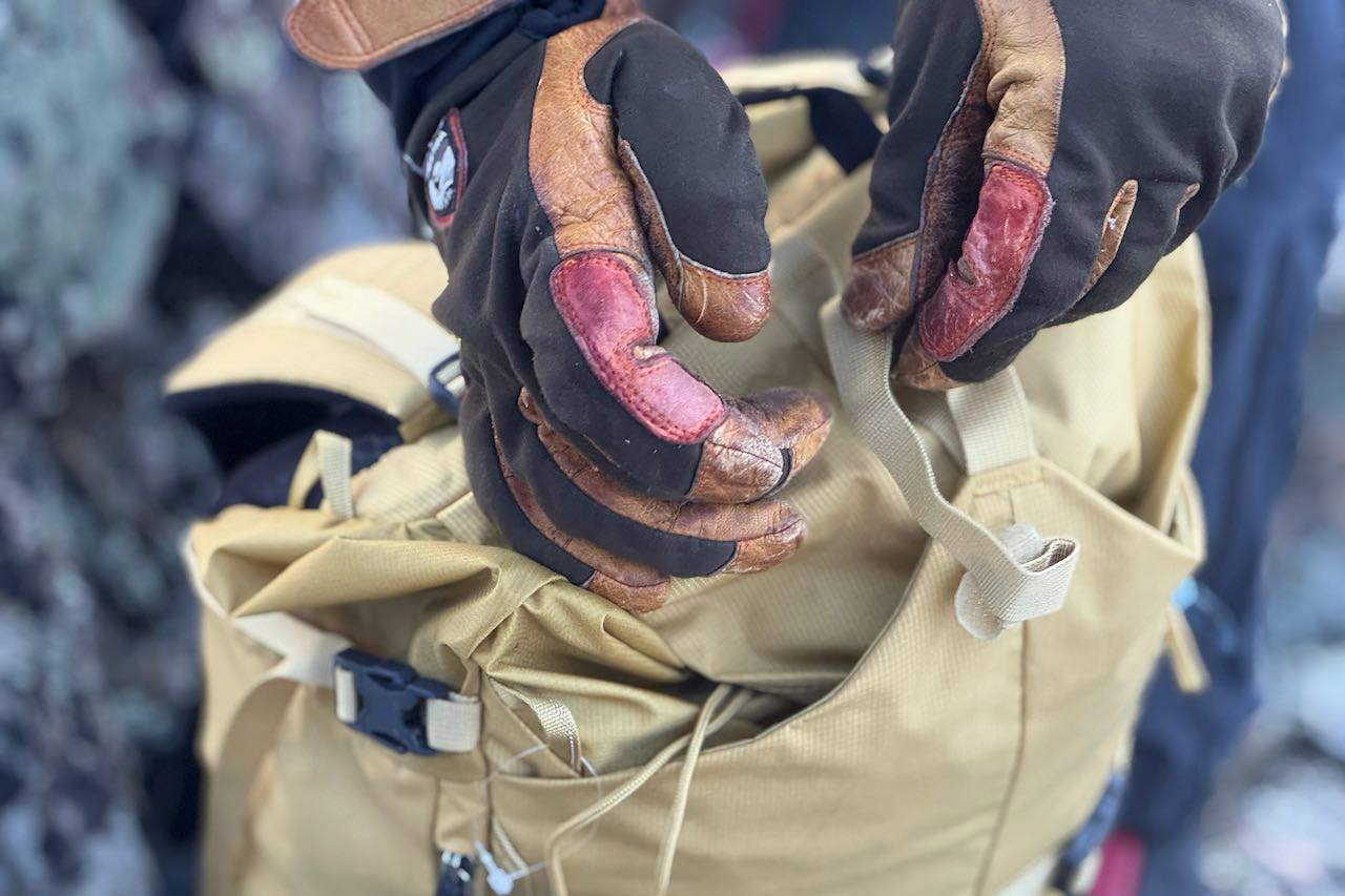 Gregory Alpinisto pack top closure