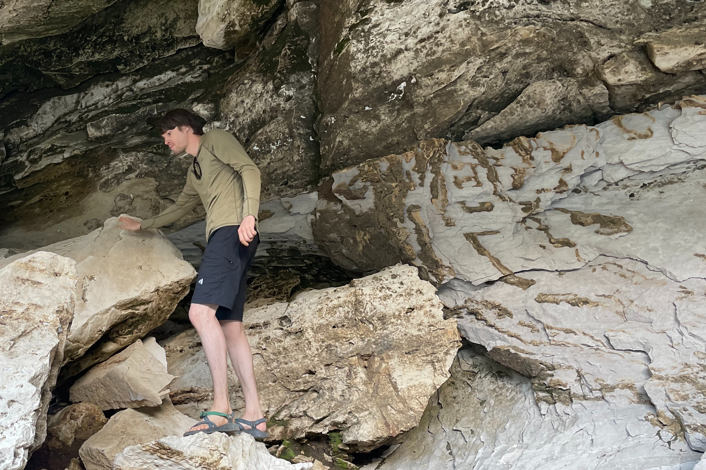 KUIU Gila LS Hoodie Best Sun Shirts