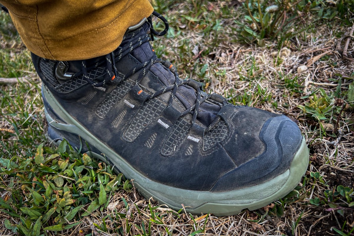 Salomon Quest 5 hiking boot