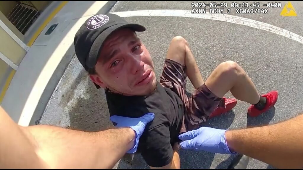 Boyfriend Cries After His Girlfriend Tries to Leave & She Doesn't Make It