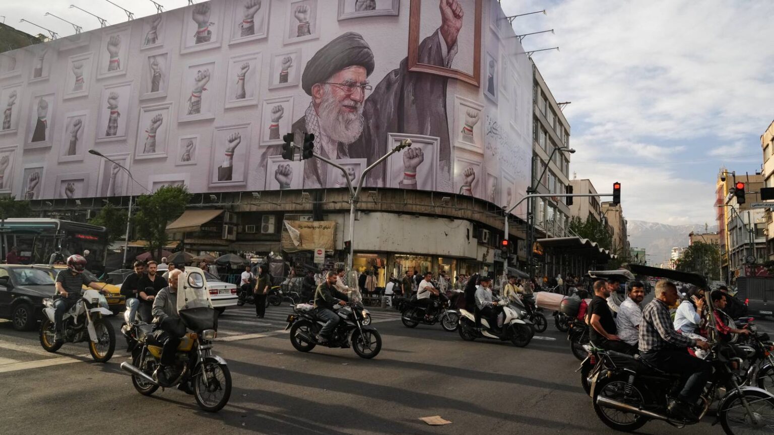 Iran Reviewing US Proposal as Trump Pressures Tehran for Agreement on Deal to End War