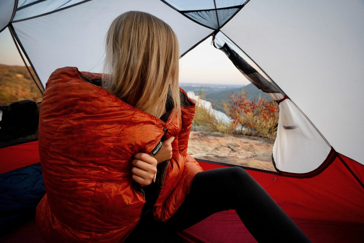 gearjunkie tester wraps up in an enlightened equipment quilt 