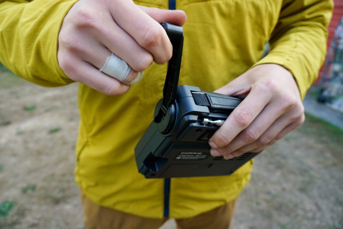 Hand Cranking emergency radio