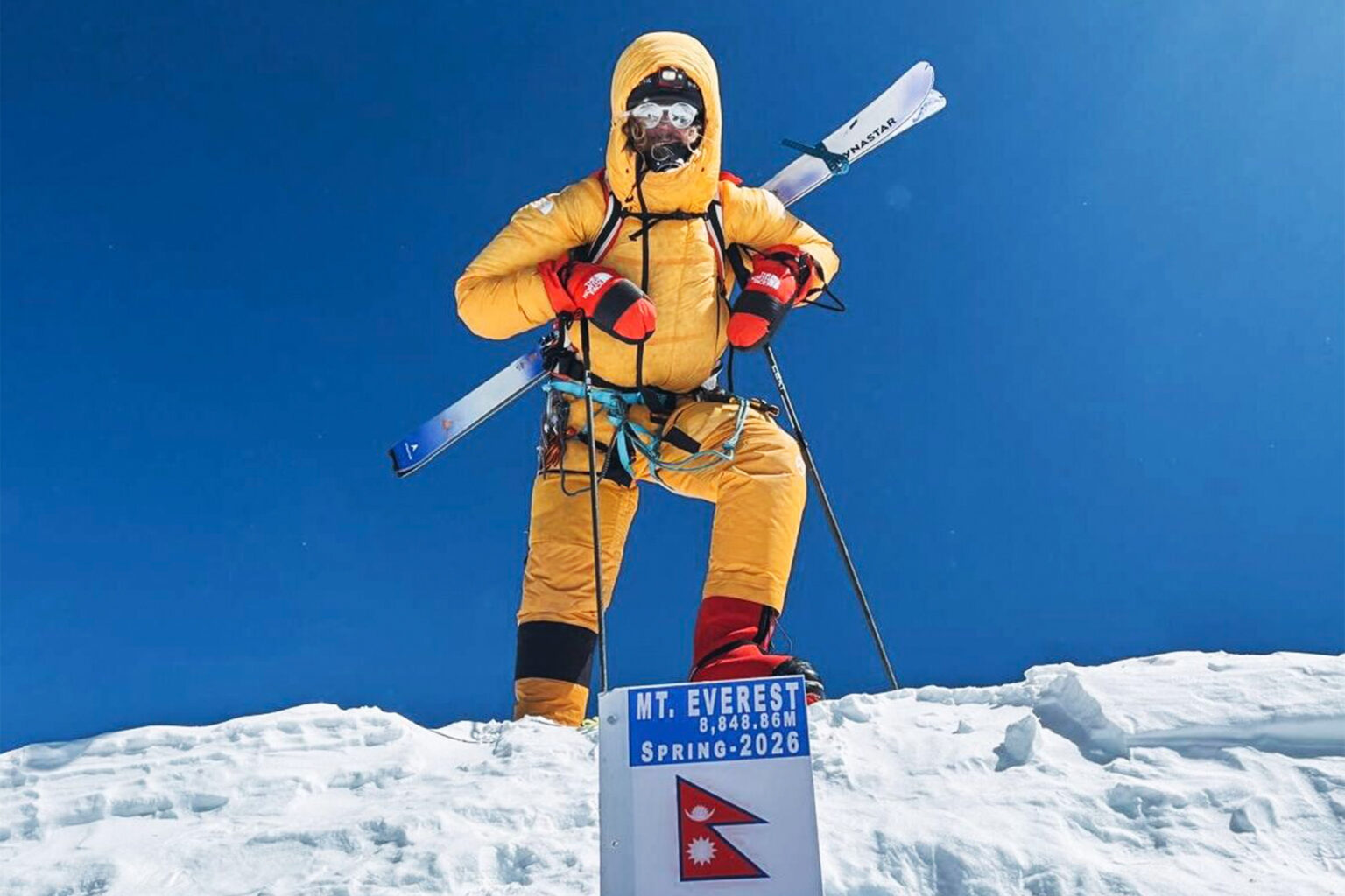 Skiing Everest Without Oxygen or Support: Polish Mountaineer Makes History Skiing Everest Without Oxygen or Support: Polish Mountaineer Makes History
