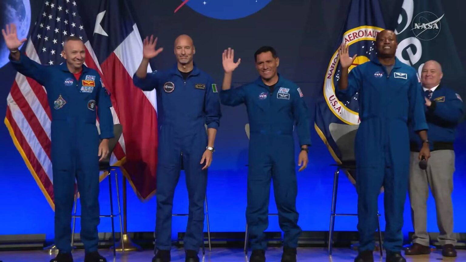 NASA Unveils 4 Astronauts to Fly on Artemis III Mission
