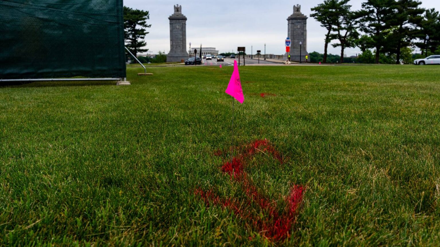 Administration Plans Intensive, Year-Round Construction Schedule for Trump’s Triumphal Arch Administration Plans Intensive, Year-Round Construction Schedule for Trump’s Triumphal Arch