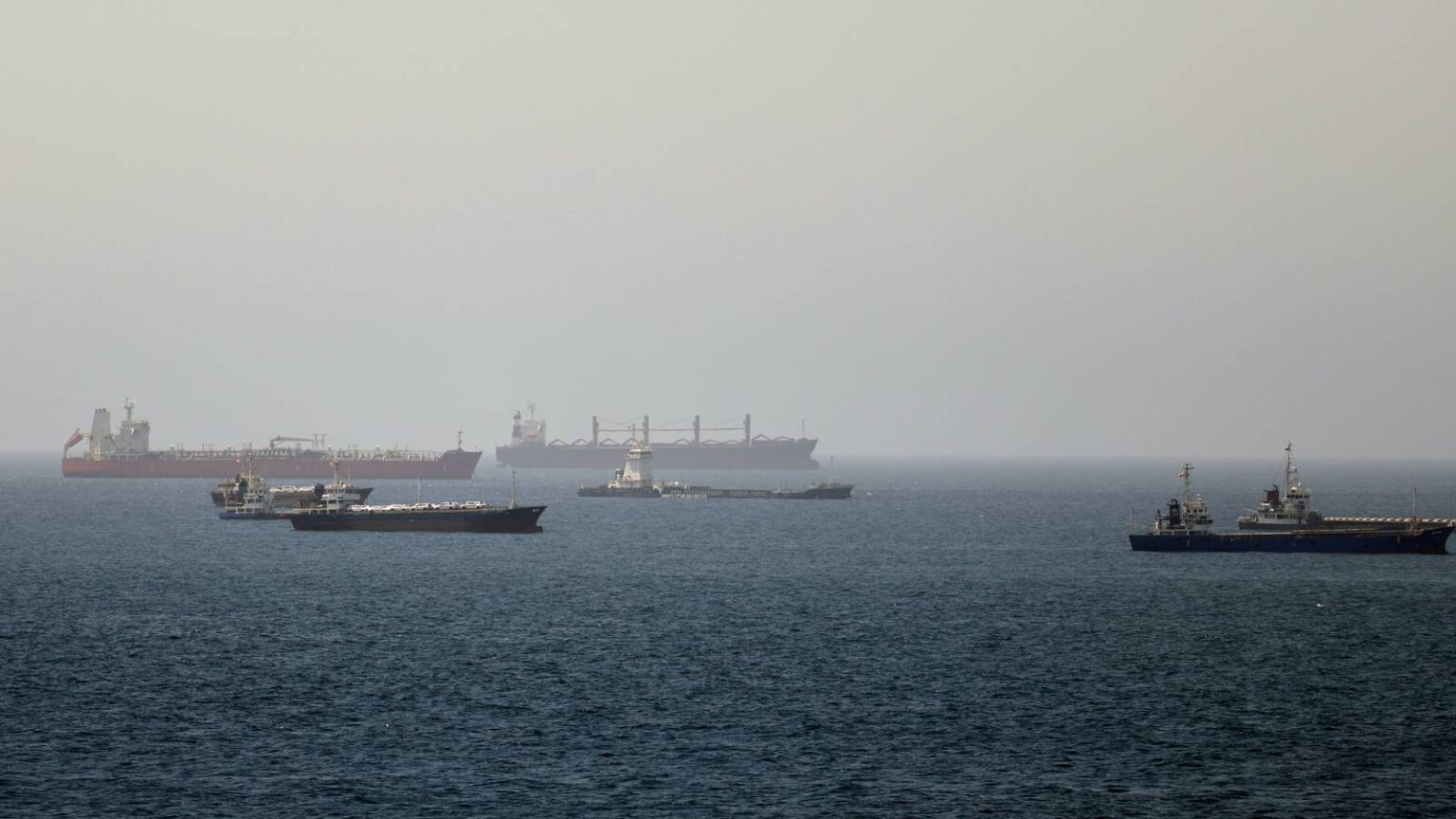 US Strikes Iranian Missile, Drone Sites in Retaliatory Strait of Hormuz Attack US Strikes Iranian Missile, Drone Sites in Retaliatory Strait of Hormuz Attack