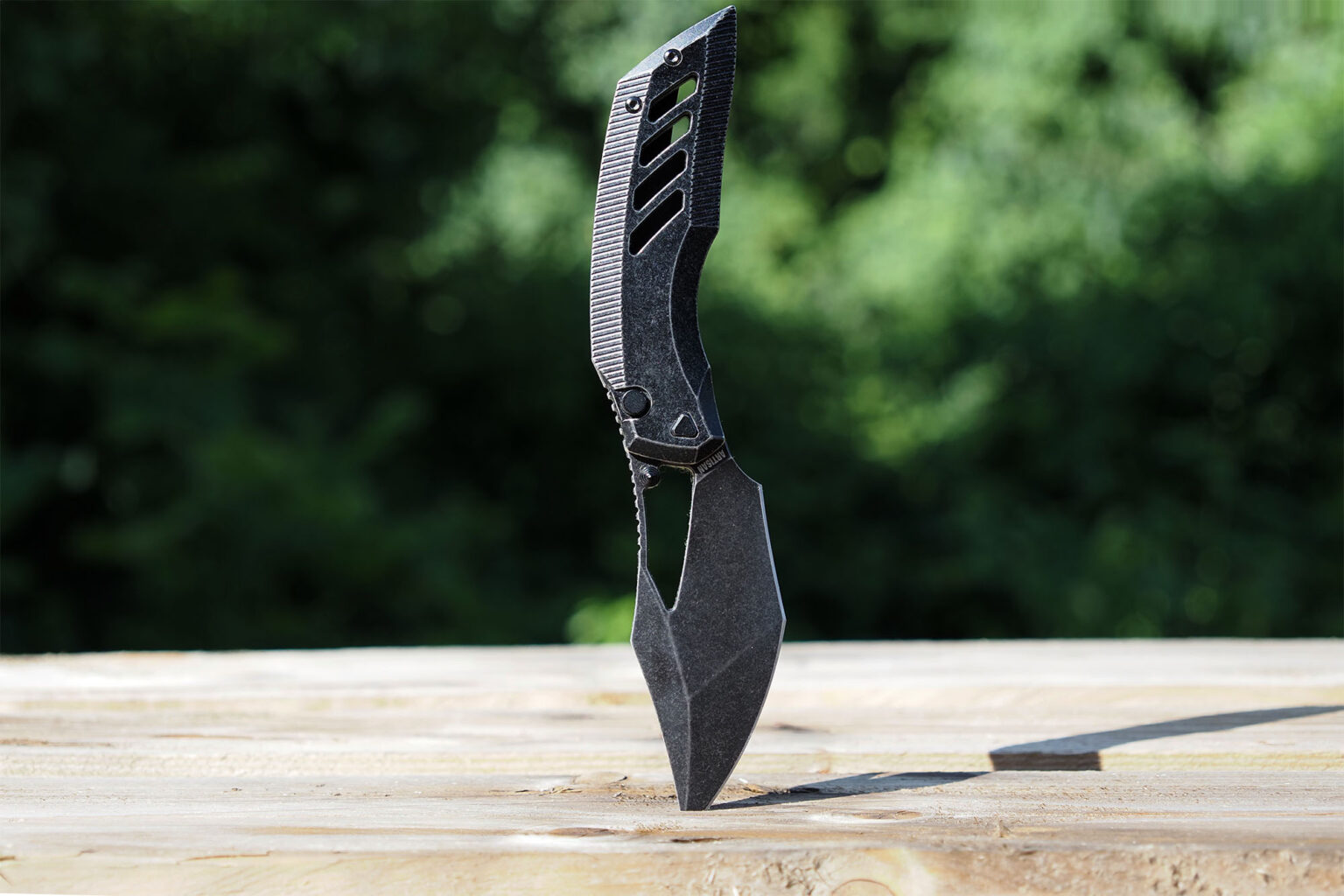 Artisan Cutlery Darkwing Review: A Sexy, Sinister Slicer