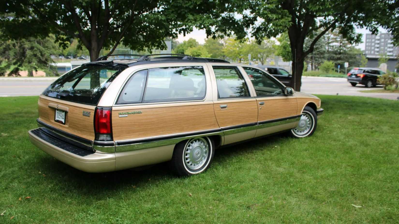 1996_buick_roadmaster_wagon_rear-1