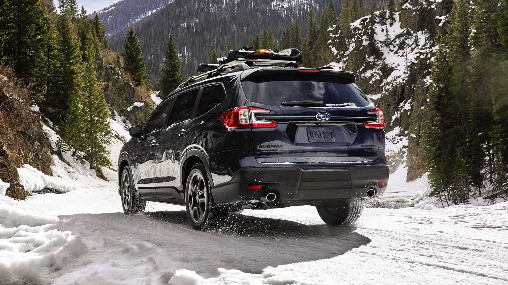 Subaru Ascent - 3/4 rear view