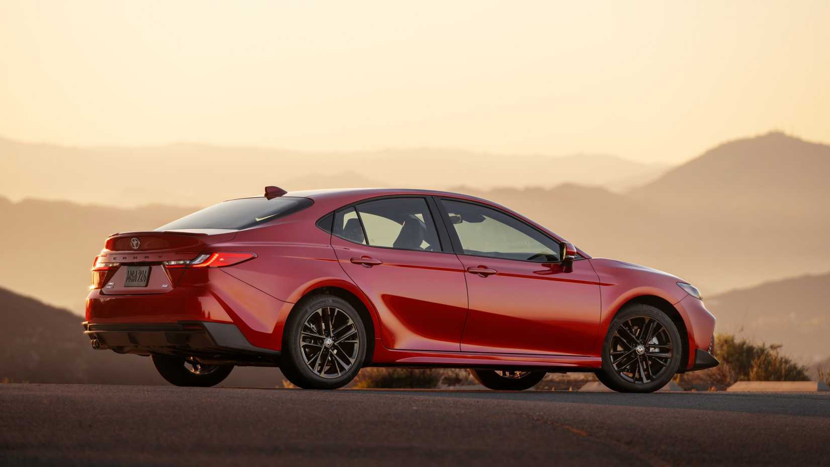2026 Toyota Camry SE AWD