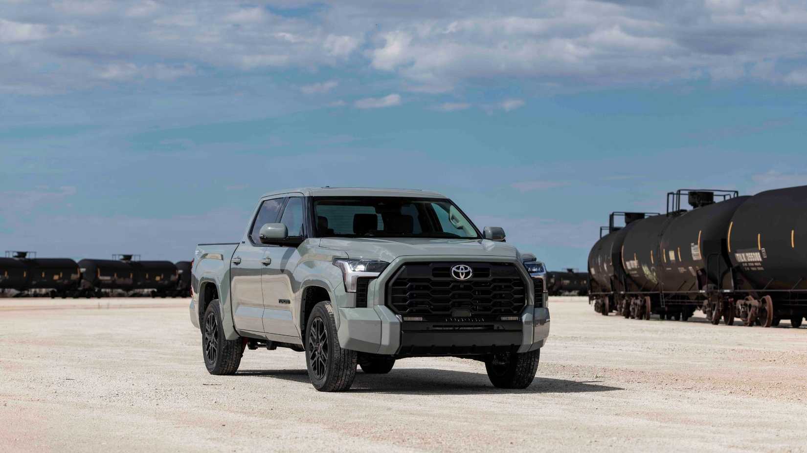 2022-2025 Toyota Tundra i-Force Max Front 3/4