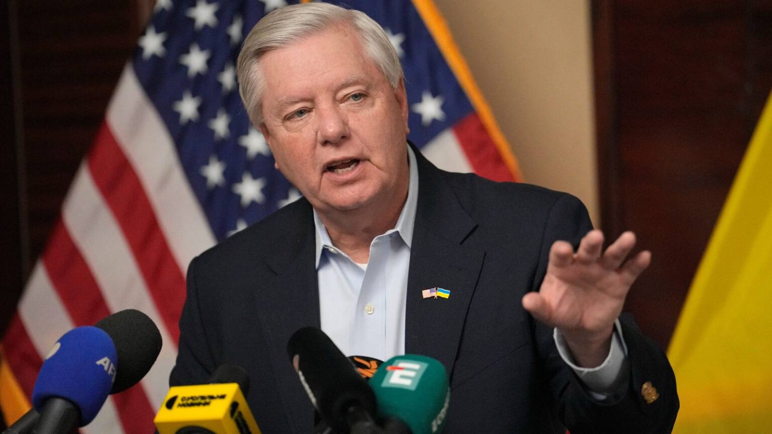 Sen. Lindsey Graham, a Close Trump Ally, Dies After a Brief and Unexpected Illness, His Office Says Sen. Lindsey Graham, a Close Trump Ally, Dies After a Brief and Unexpected Illness, His Office Says