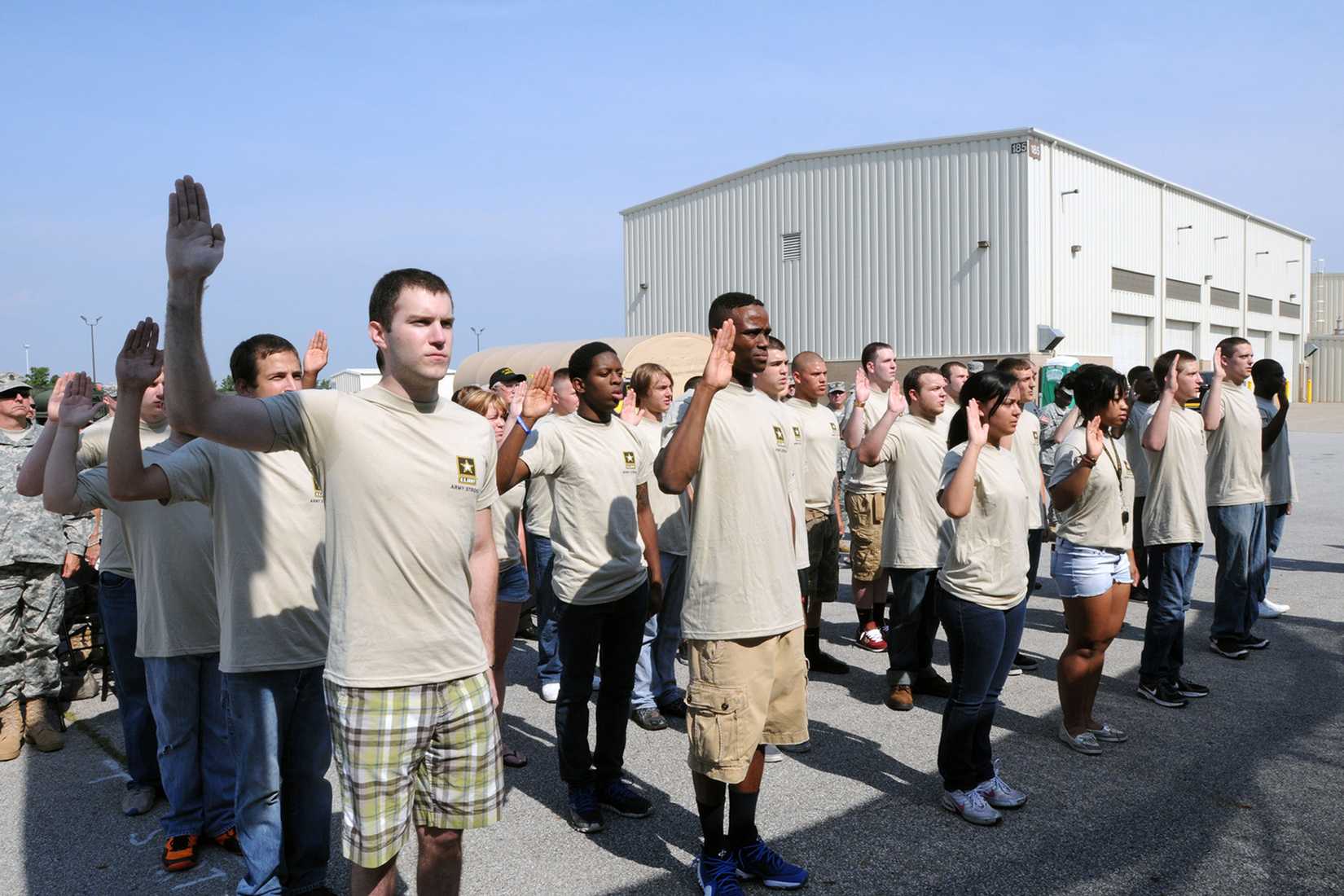New recruits participate in swearing-in ceremony