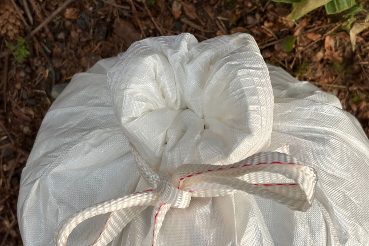 bag tied shut 