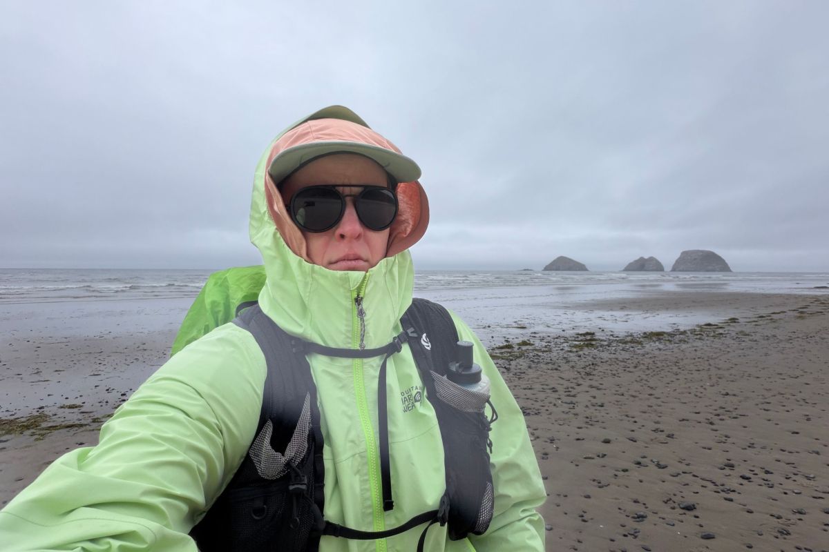 selfie of the author wearing the mountain hardware cloud cipher jacket in oregon