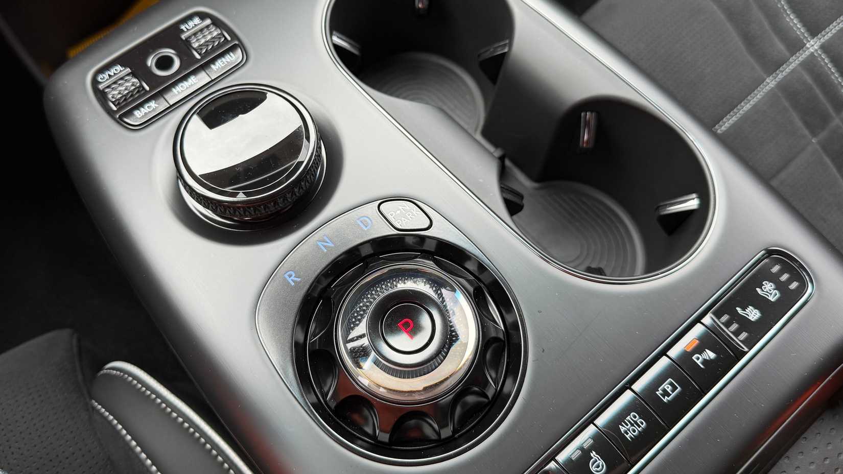 2027 Genesis GV60 Magma - interior