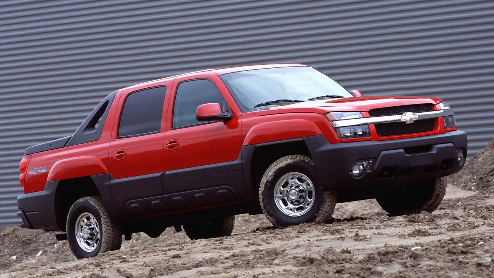 2002 - 2006 Chevrolet Avalanche - front 3/4 angle