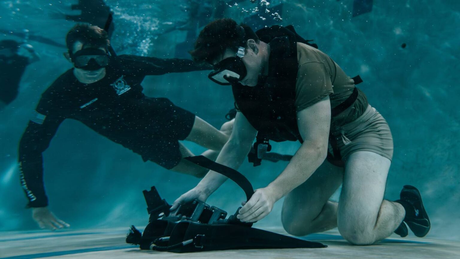 How to Train for Army Combat Dive School How to Train for Army Combat Dive School