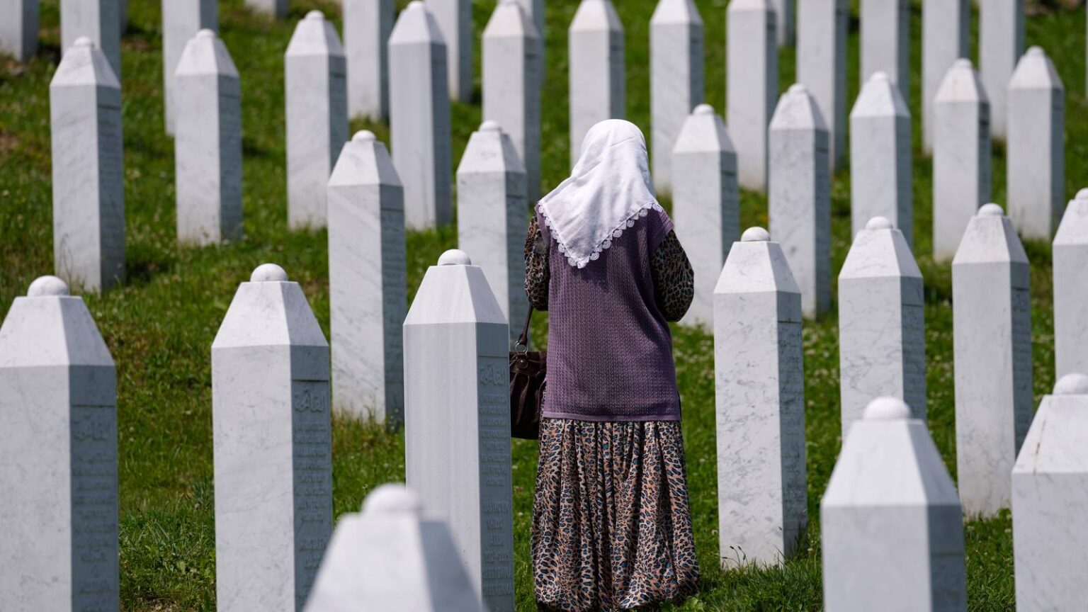 Serbia’s President Criticizes UN Court for Not Releasing War Criminal Mladic to Die at Home Serbia’s President Criticizes UN Court for Not Releasing War Criminal Mladic to Die at Home