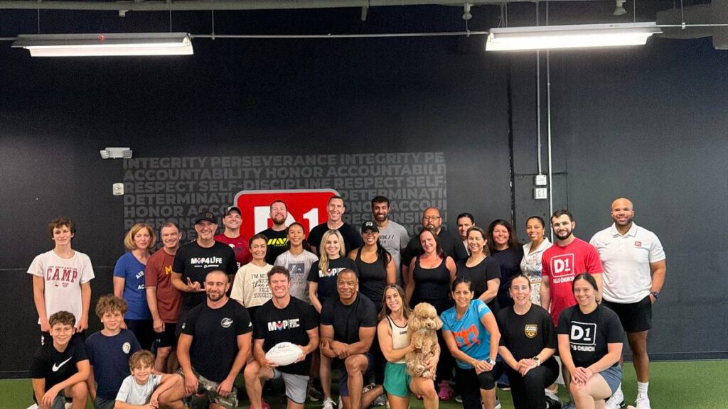 Veterans, Former Pro Athletes Usher in New Washington DC Nonprofit Chapter With 0K Gift Veterans, Former Pro Athletes Usher in New Washington DC Nonprofit Chapter With 0K Gift
