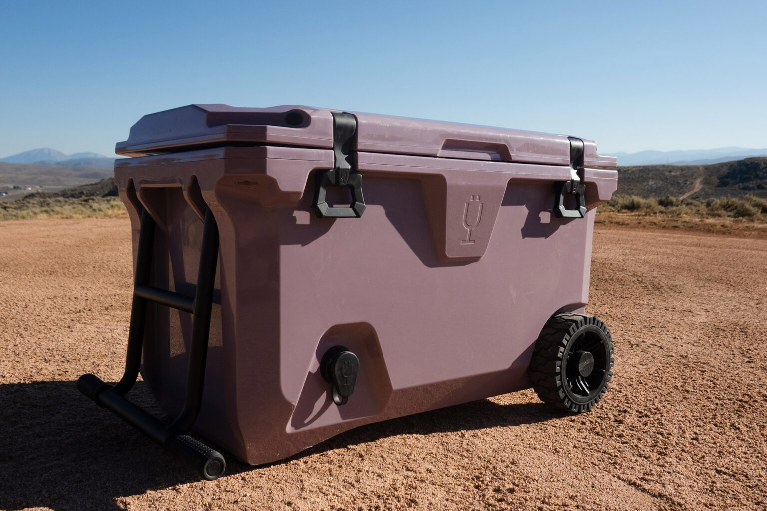 BrüMate BrüTank 55-Quart Rolling Cooler Review