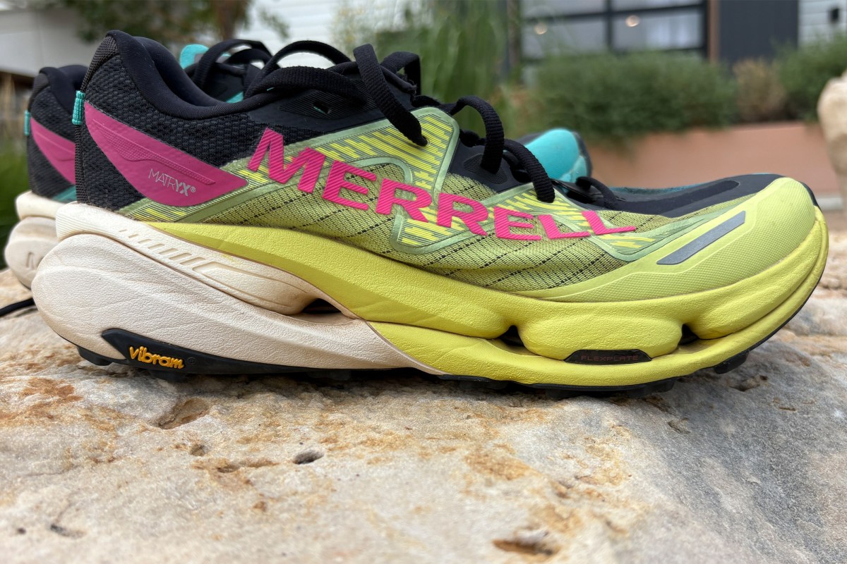 Side view of a SpeedArc Peak shoe with sculpted midsole