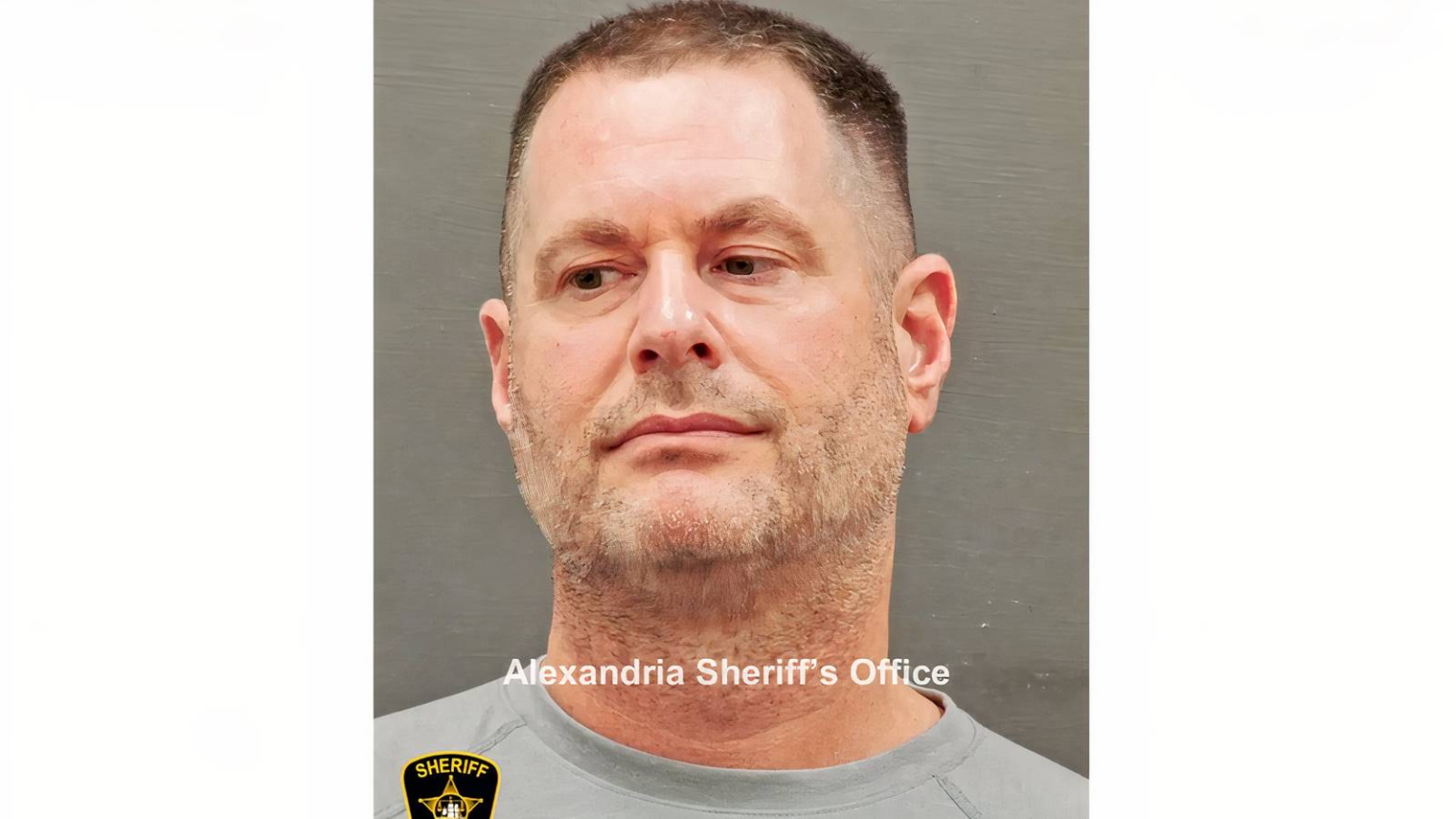 Navy Veteran, Ex-CIA Officer Caught With M in Gold Bars Nears Plea Deal Navy Veteran, Ex-CIA Officer Caught With M in Gold Bars Nears Plea Deal