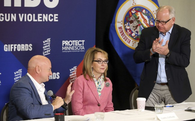 Giffords Says It’s ‘Very Bad’ for Young Adults to Buy Handguns Giffords Says It’s ‘Very Bad’ for Young Adults to Buy Handguns