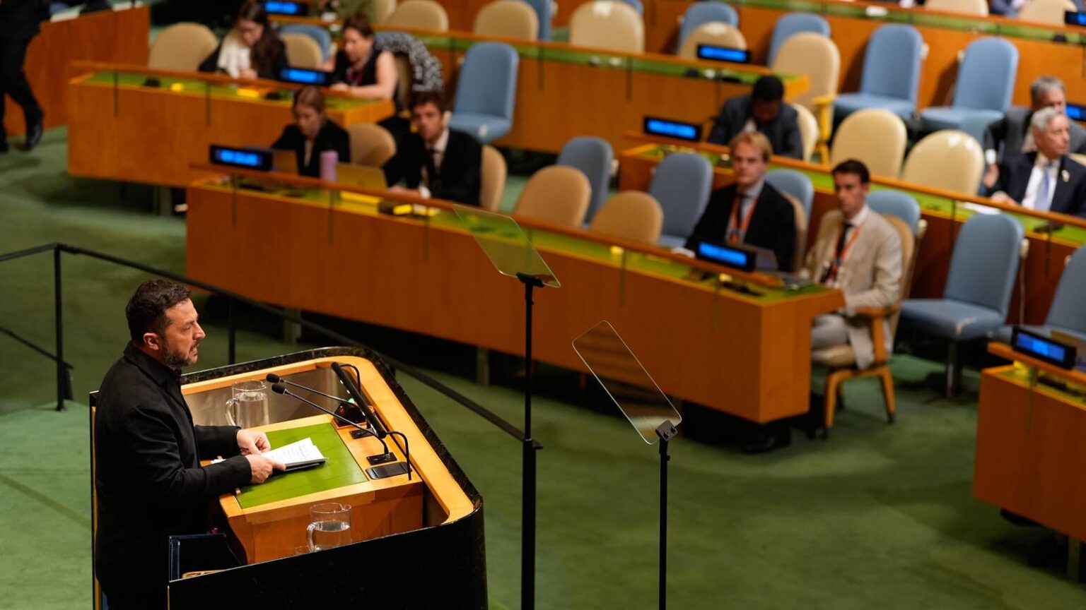 Zelenskyy Says Ukraine Sent 2 North Korean Prisoners of War to South Korea