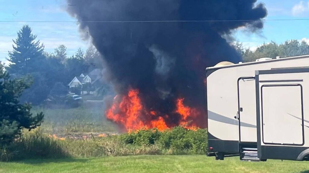 Pilot Safely Ejects as Texas Air National Guard F-16 Crashes
