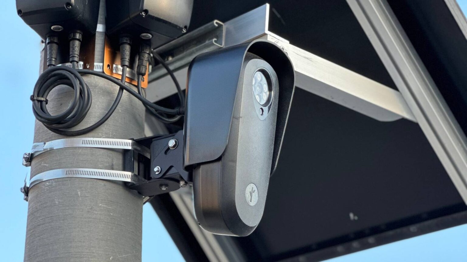 Communities Nationwide Tearing Down Flock Cameras, Quietly Replacing Them With These Brands Communities Nationwide Tearing Down Flock Cameras, Quietly Replacing Them With These Brands