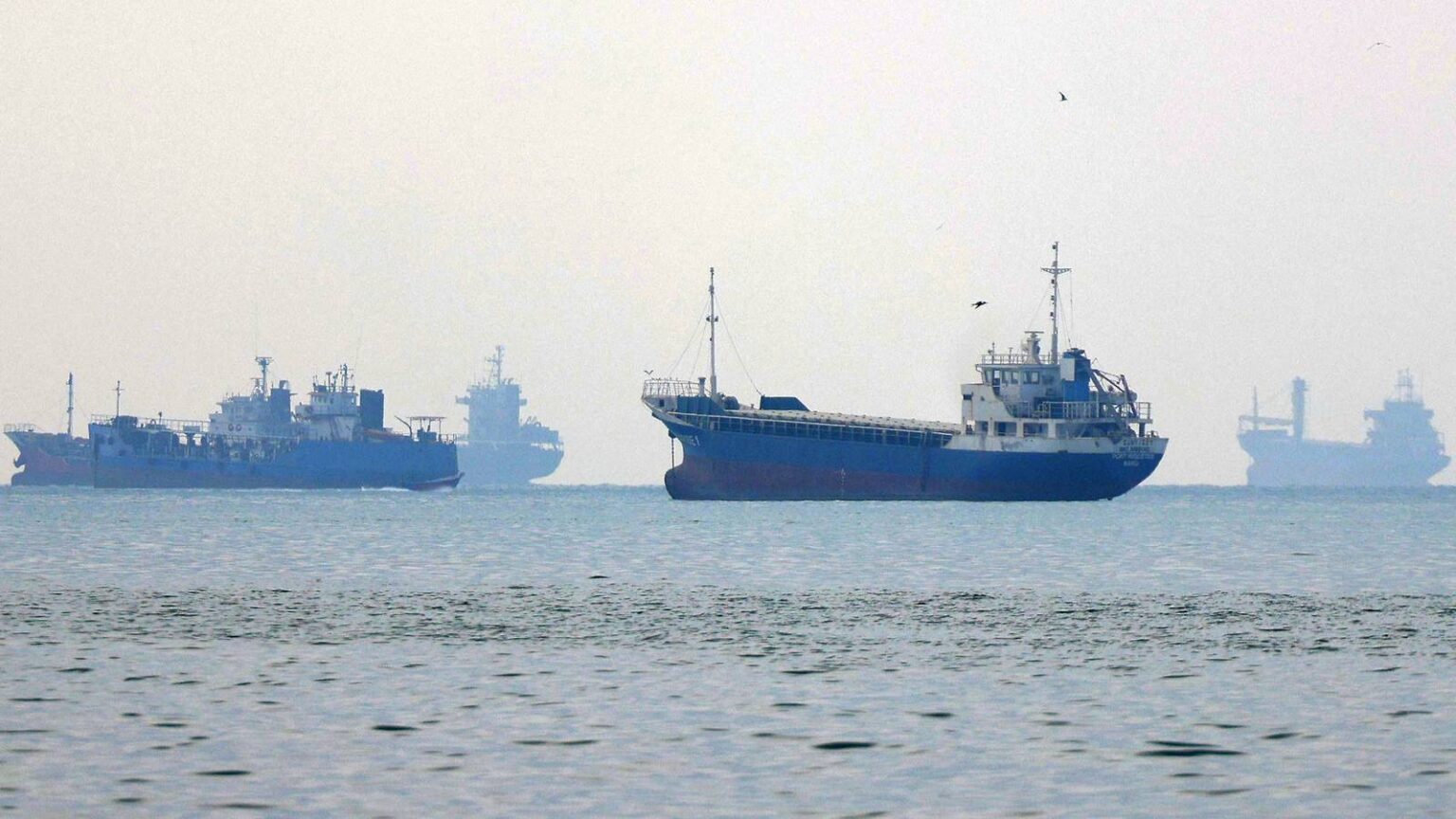 Oil Rises as Iran Threat to Widen War Dims Hormuz Deal Hopes Oil Rises as Iran Threat to Widen War Dims Hormuz Deal Hopes